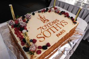 Leģendārais Sothys svin 70 gadu jubileju: torte, sveces, jaunumu prezentācija un labs noskaņojums